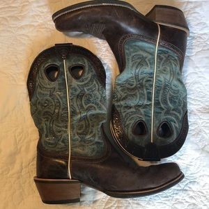 Men’s Ariat Square Toe Boots